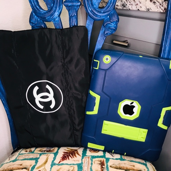 Black Chanel BeautyTravel Cosmetic Bag For Women Large Capacity. - Picture 9 of 10